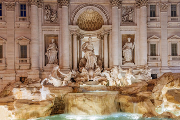 Fototapeta na wymiar Trevi Fountain at Night