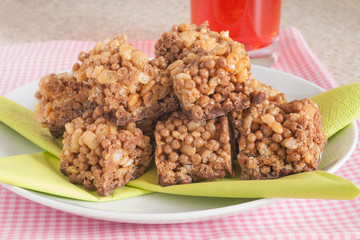 Chocolate and caramel and crispy rice party cakes