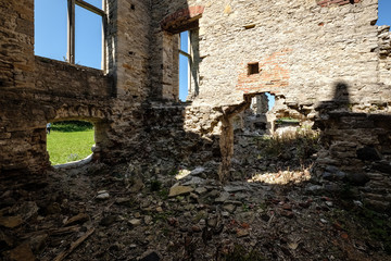 Fototapeta na wymiar ruins of old abandoned mansion