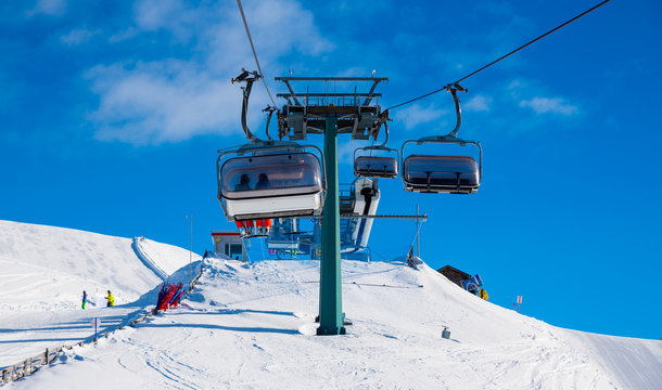 Alpine ski chairlift