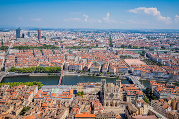 Vue de Lyon vu depuis la basilique de Fourvi&egrave;re