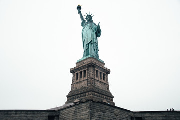 Fototapeta premium Statue of Liberty center worm's eye view