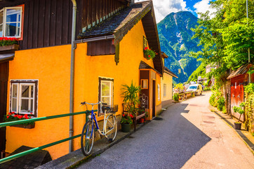 Fototapeta na wymiar Beautiful architecture of Hallstatt village, Austrian Alps, Salzkammergut, Austria, Europe