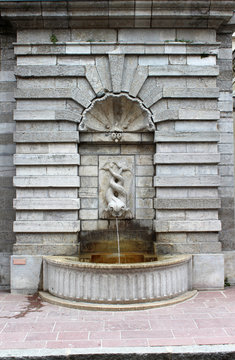 une fontaine