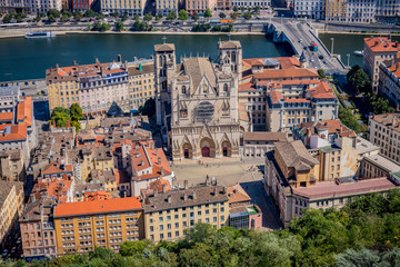 Fototapeta na wymiar Vue du Vieux Lyon vu depuis la basilique de Fourvière
