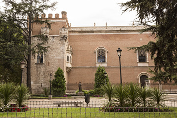 Alcal&aacute; de Henares, Torre&oacute;n de Tenorio en la plaza de las Bernardas. Madrid.