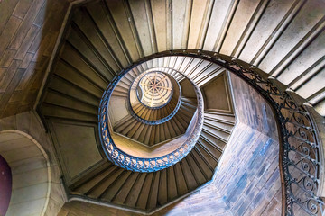 Les escaliers de la tour de la Basilique Notre-Dame-de-Fourvière