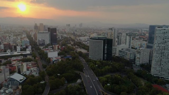 Atardecer en la Ciudad de M&eacute;xico