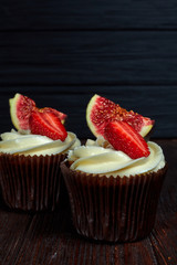 Cupcakes with strawberry and  figs