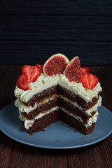 cake with strawberry and  figs