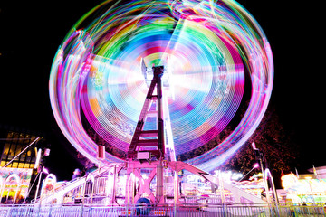 Pendel fahrgeschäft an der herbstmesse 