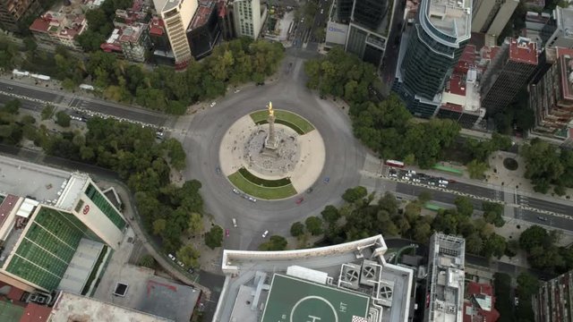 Toma a&eacute;rea de la glorieta del &Aacute;ngel de la Independencia en la Ciudad de M&eacute;xico