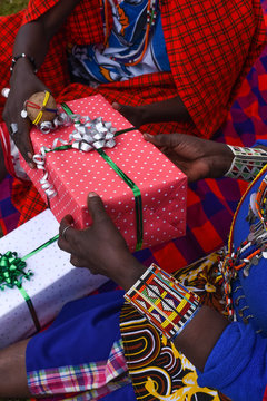 Maasai exchanging gifts