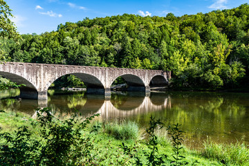 Fototapeta na wymiar Gatliff Bridge at Cumberland Falls State Park in Corbin Kentucky
