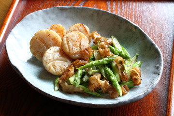 アスパラとホタテのバター炒め