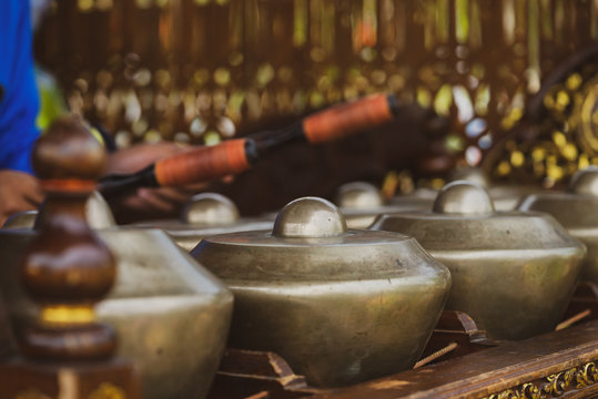 "Cak Lempong" - a small kettle gong which gives its name to an ensemble of four or five talempong, which is present in the different configurations of the Nobat, a ceremonial traditional orchestra.