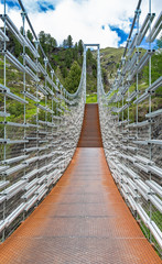 Obraz premium Hängebrücke über der Plimaschlucht im Martelltal, Südtirol 