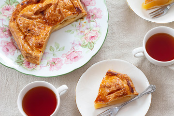 アップルパイと紅茶のティータイム