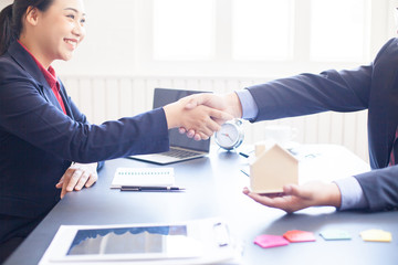 Signing and contract for buying and selling house