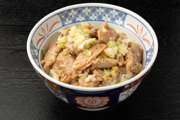 ネギ塩チキン丼