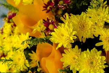 Flower arrangement with chrysanthemum