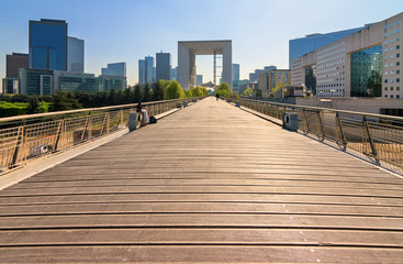 Obraz premium Beautiful wooden boardwalk at La Defense in Paris, France