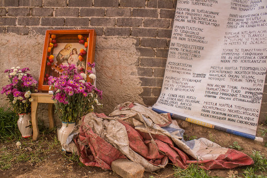 Altar con canciones en dialecto n&aacute;huatl