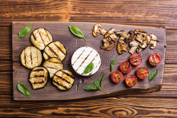 Grilled brie or camembert