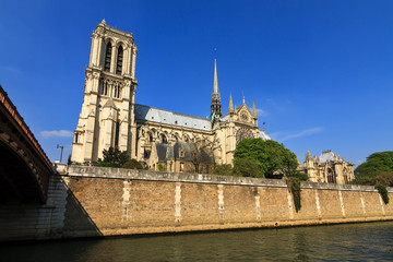Naklejka premium Beautiful view of the Notre-Dame Cathedral in Paris, France, in spring 
