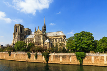 Fototapeta na wymiar Beautiful view of the Notre-Dame Cathedral in Paris, France, in spring 