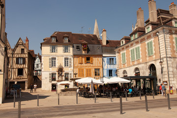 Auxerre, Bourgogne, Maison à colombages le long du quai de l'Yonne