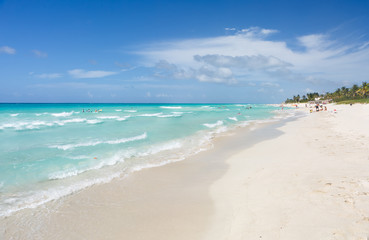 Fototapeta na wymiar Beautiful Beach with Turquoise Water and White Sand in Cuba