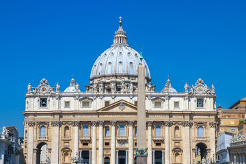 Obraz premium View on a historic church in Rome, Italy on a sunny day.