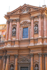 Obraz premium View on a historic church in Rome, Italy on a sunny day.