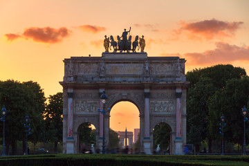 Fototapeta na wymiar The Arc de Triomphe du Carrousel at sunset in Paris, France