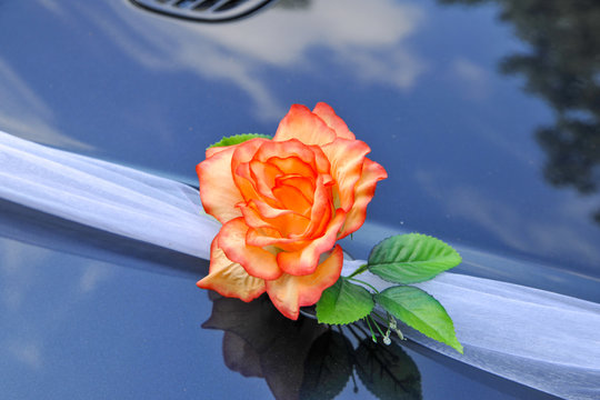 Auto Deko Blumenschmuck Hochzeit Hochzeitsauo heiraten deko blumen
