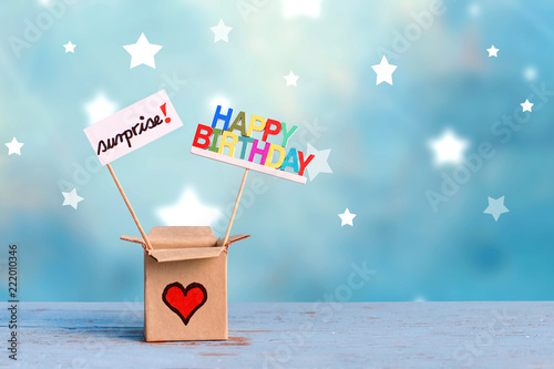 "Happy Birthday Überraschung" Stockfotos und lizenzfreie Bilder auf