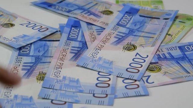 Read Russian bills. Calculate rubles 200 and 2000 face value