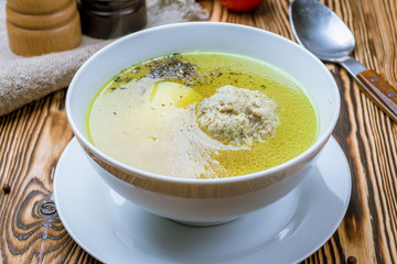 Kufta bozbash soup