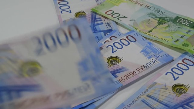 Read Russian bills. Calculate rubles 200 and 2000 face value