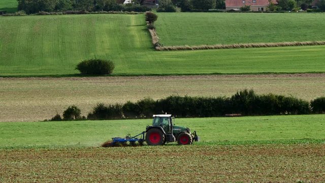 labours au d&eacute;but de l'automne