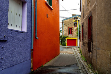 Fototapeta premium Trentemoult village in France colorful houses