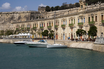 Fototapeta na wymiar Valleta Waterfront