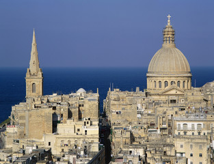 Fototapeta na wymiar View over Valletta