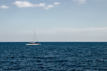 Obraz premium alone in the ocean