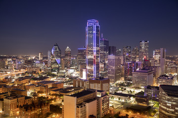 Naklejka premium Downtown scenic skyline cityscape at night of Dallas Texas USA