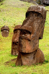 Moais auf der Osterinsel - Chile