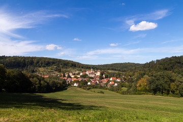 Fototapeta na wymiar Blick auf das ehem Kloster Bebenhausen nördlich von Tübingen im Schönbuch bei schönem Wetter