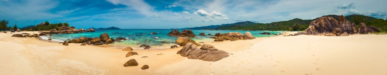 Fototapeta na wymiar White sand beach. Vietnam. Panorama