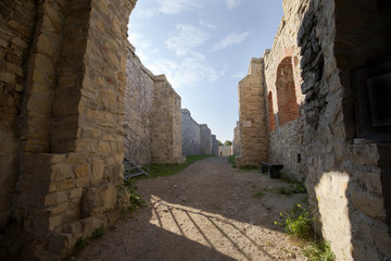 Zamek Tenczyn – ruiny średniowiecznego zamku leżącego na Jurze Krakowsko-Częstochowskiej, © JDziedzic